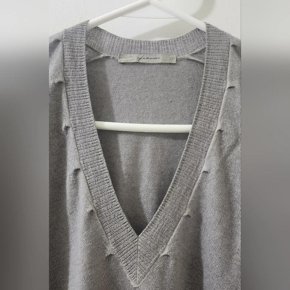 Falconeri Women's Gray V-Neck Sweater, Size Large, 100 %‎ Cashemire.